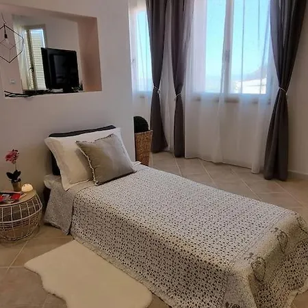 Tiu Angalu 14 Apartment *